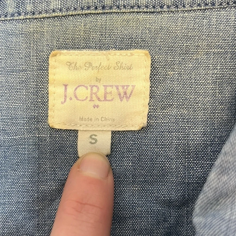 J.Crew Chambray Button Down Denim Shirt Sz S - Picture 3 of 7